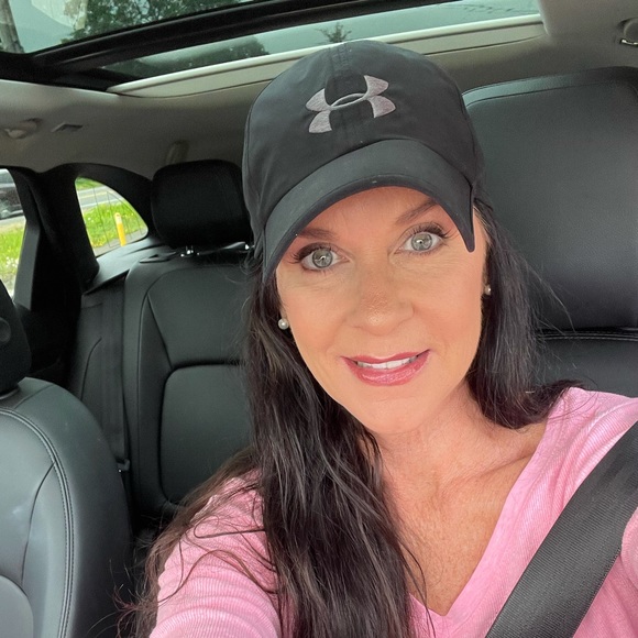 Meet your Posher, Cheryl - Picture 1 of 1